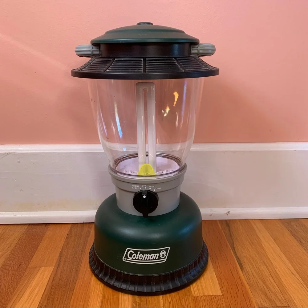 Vintage Coleman Lantern with Wall and Car Charger READ